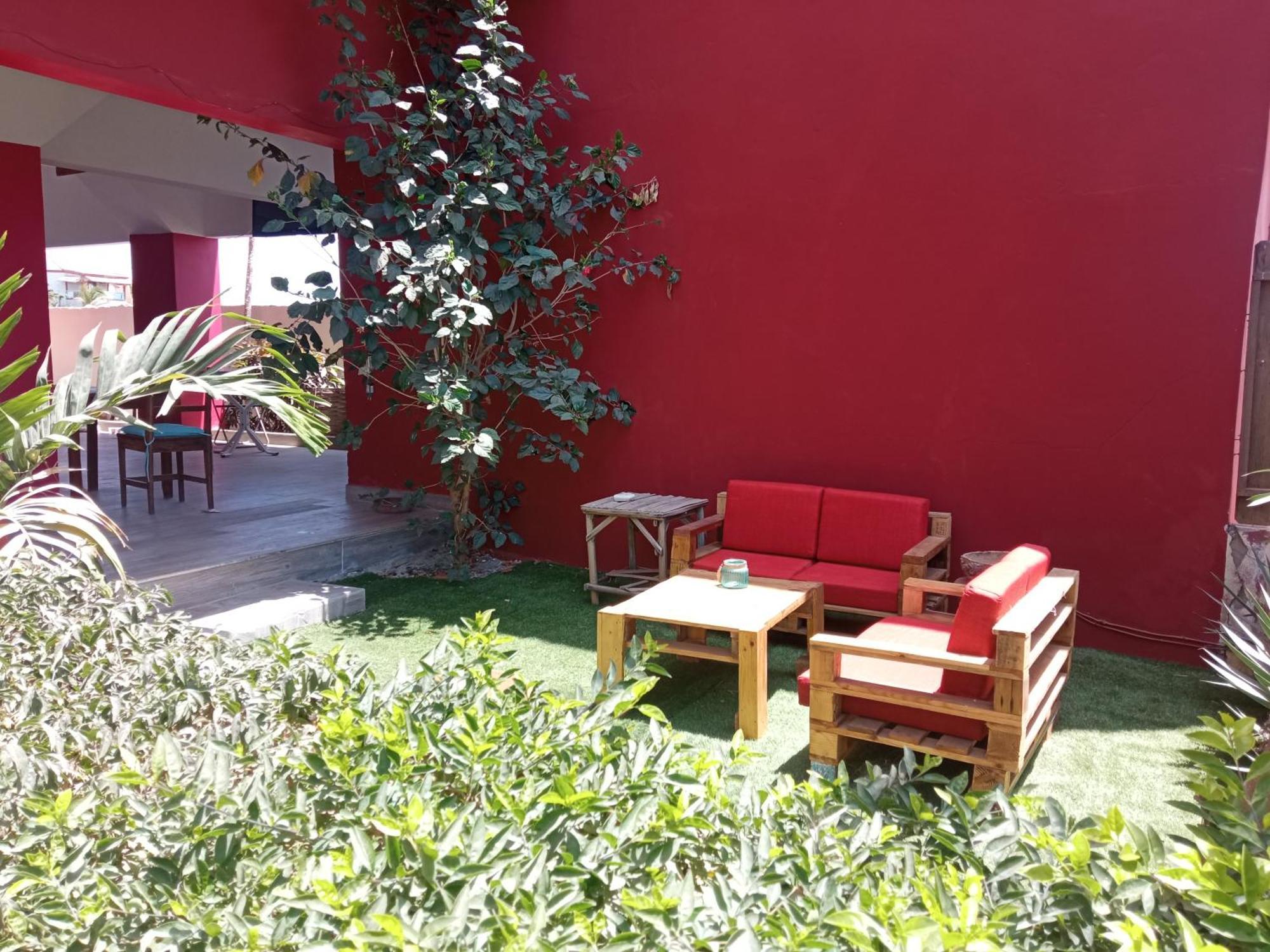 Chez Medzo Et Patou Hotel Popenguine Exterior photo