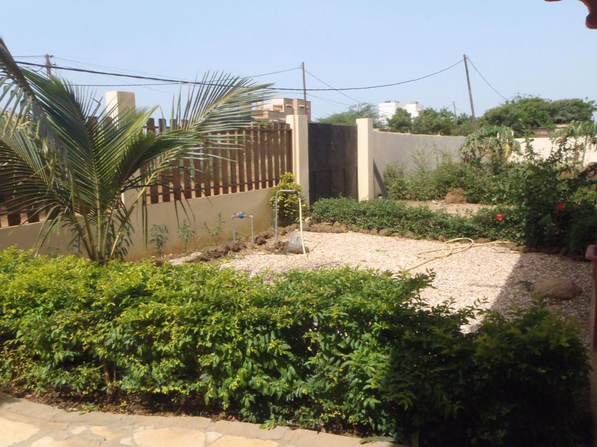 Chez Medzo Et Patou Hotel Popenguine Exterior photo